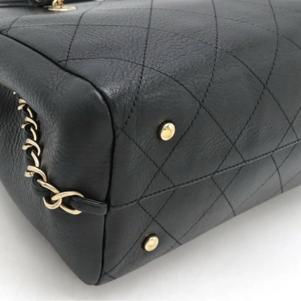 Chanel Black Soft Bullskin Quilted Leather Tote Bag - Picture 4 of 9